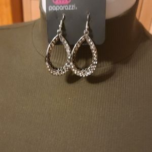 Paparazzi earings NWT